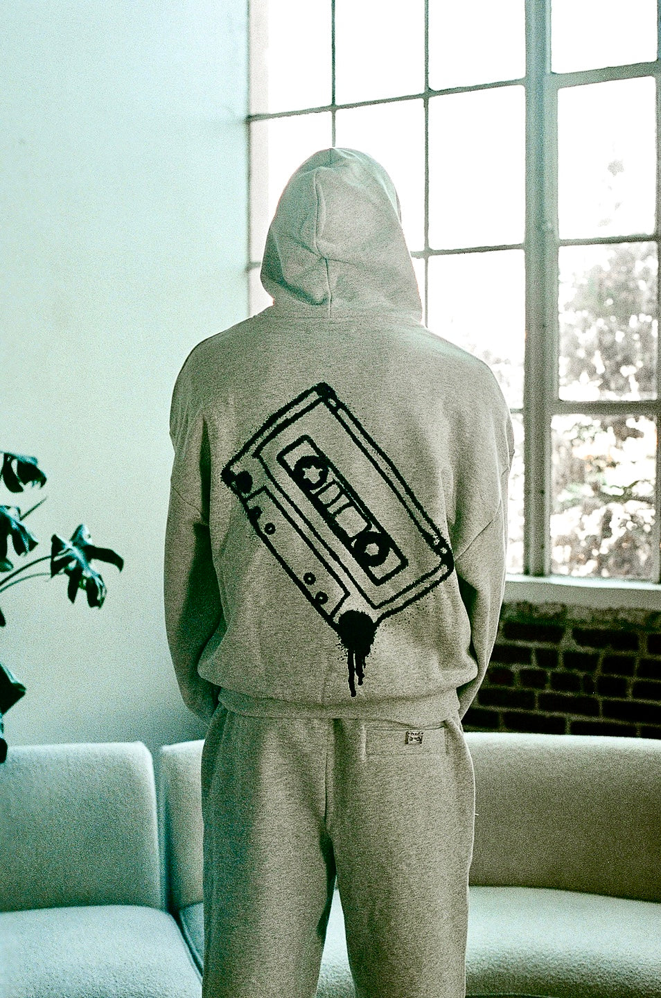 GRAFFITI LOGO HOODIE  - GREY