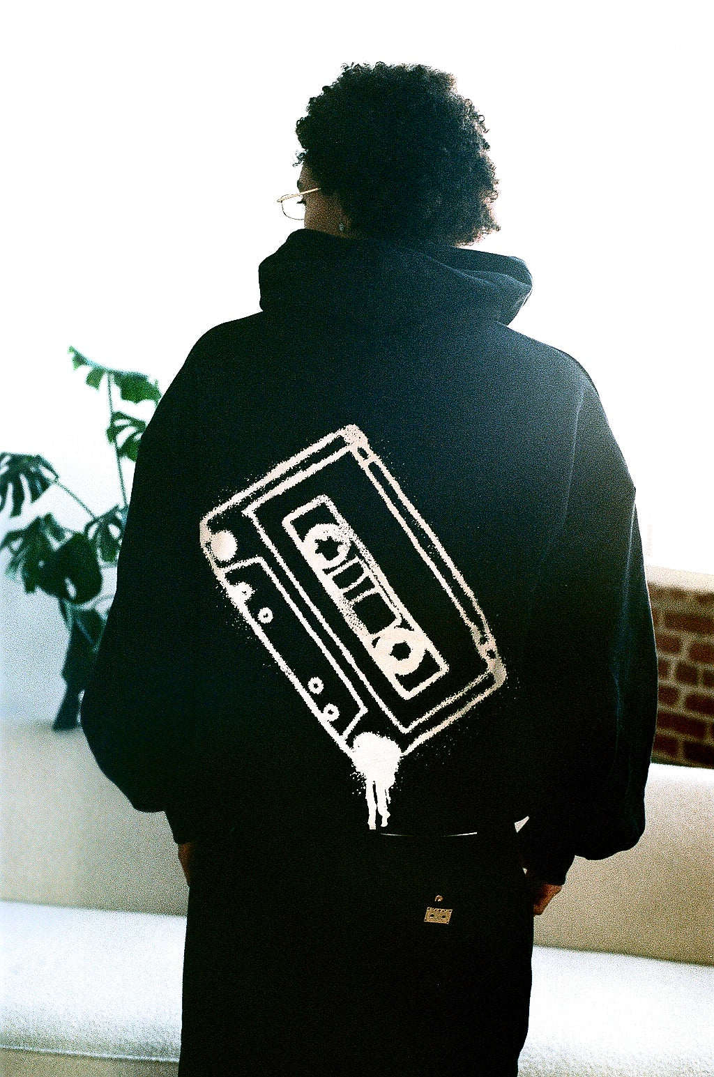 GRAFFITI LOGO HOODIE - BLACK